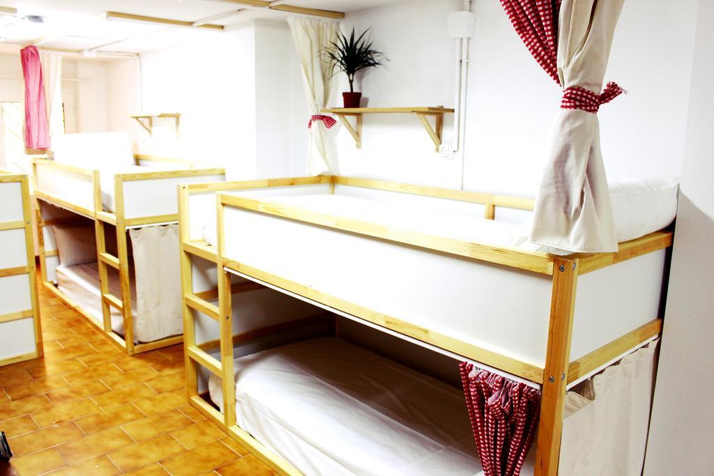 Picnic Dreams Boutique Hostel Малага Екстериор снимка