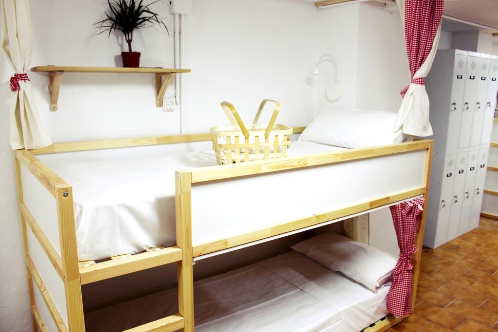 Picnic Dreams Boutique Hostel Малага Екстериор снимка
