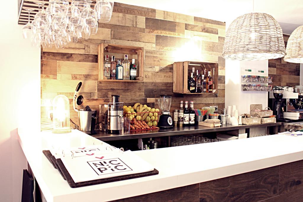 Picnic Dreams Boutique Hostel Малага Екстериор снимка