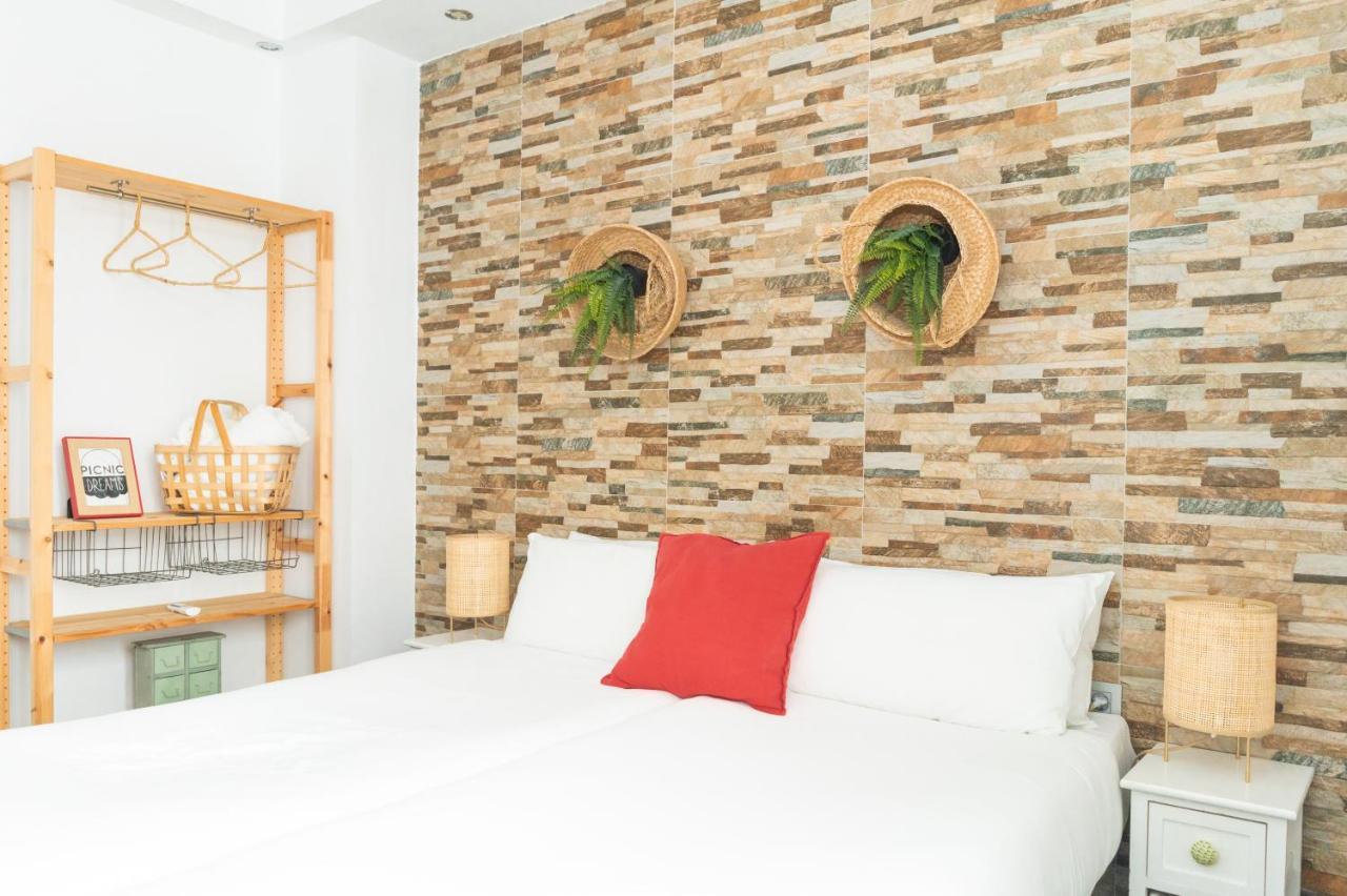 Picnic Dreams Boutique Hostel Малага Екстериор снимка