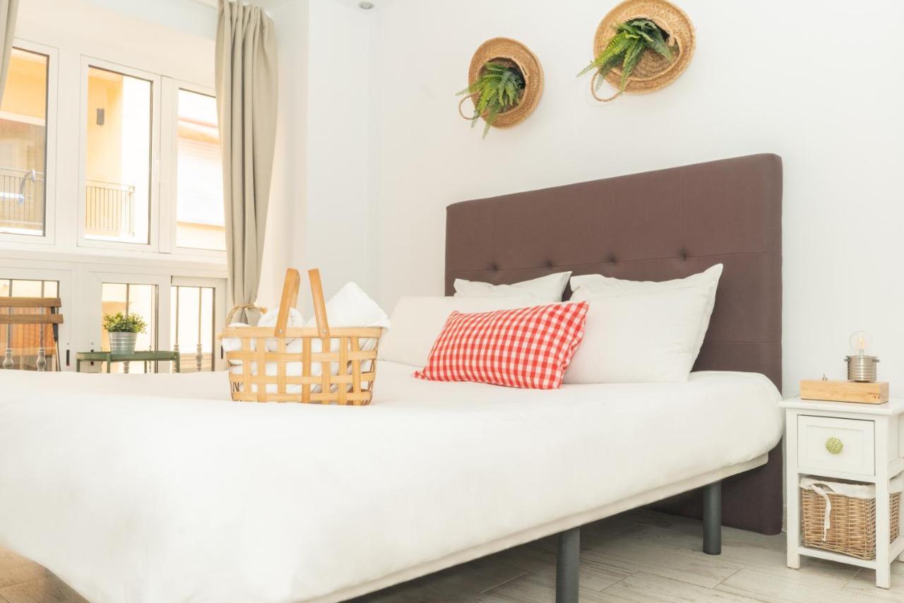 Picnic Dreams Boutique Hostel Малага Екстериор снимка