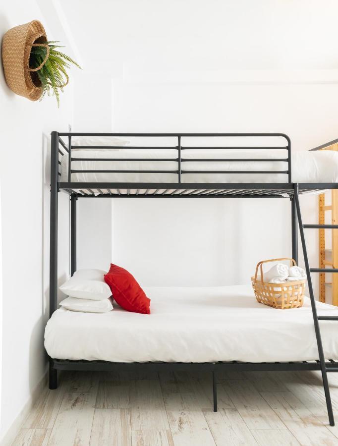 Picnic Dreams Boutique Hostel Малага Екстериор снимка